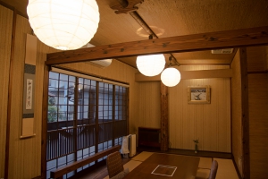 小山市の老舗の和牛料理(ステーキ・しゃぶしゃぶ・すき焼き)のお店「二本松」。和室「松」「竹」の画像。